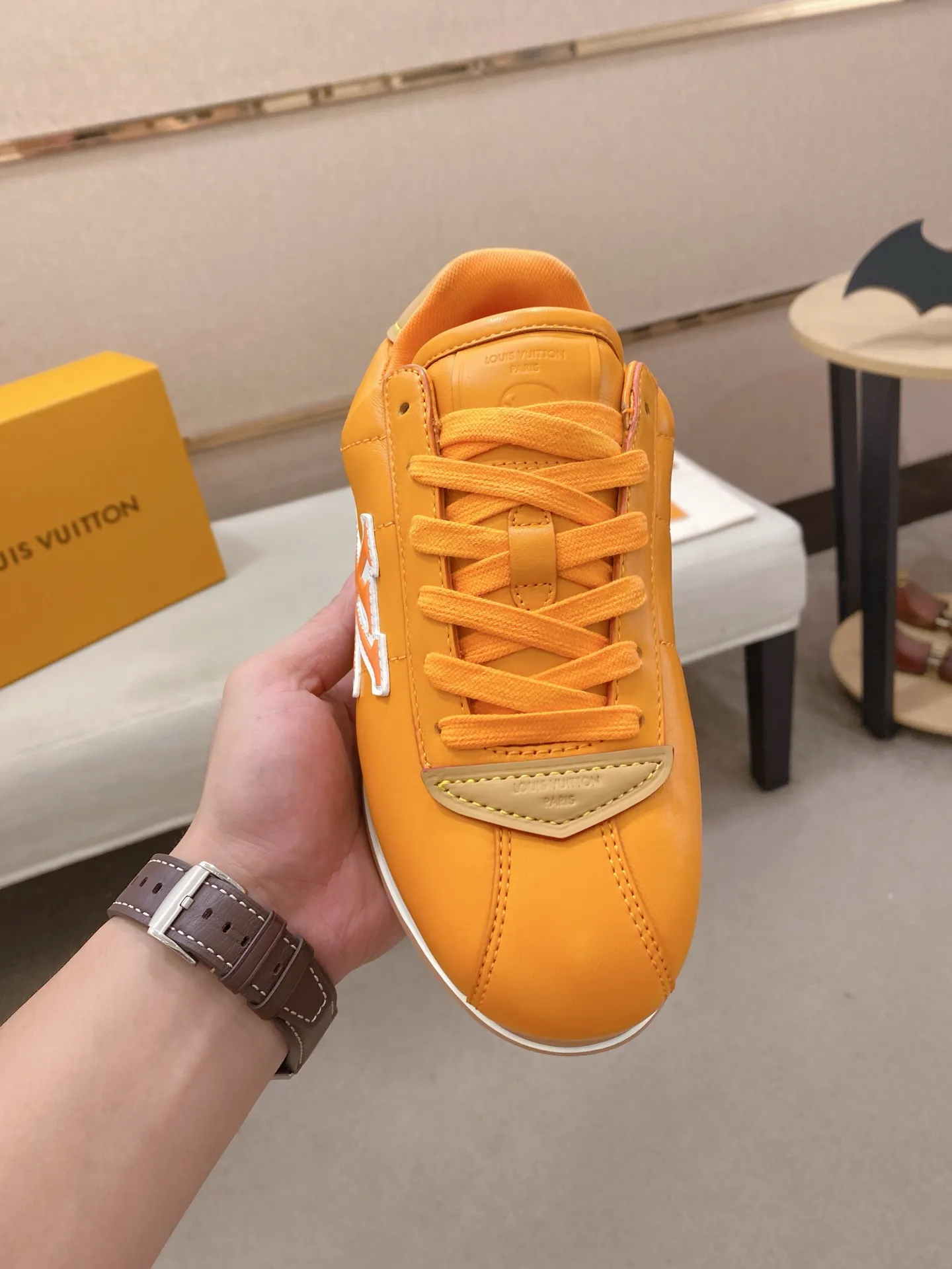 Men's shoes💰: Couple style 700💰LOUIS VUITTON Footint Soccer sneakers‼ ️ The top version, the same sneakers for LV couples. You will look fashionable when you wear them. This Footint Soccer sneaker was unveiled in the 2025 spring and summer series fashion show. The tongue is embellished with the Lvers United badge inspired by the football team. The rubber sole of the foot is decorated with multiple Louis Vuitton logos. The original latest packaging. Fabric: original imported cowhide. Lining: original imported breathable mesh. Foot pad: original injection molding pad. Outsole: original molded T combination outsole. Size: 35-45.